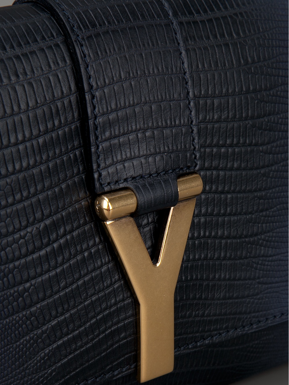 via Montenapoleone | Made In Italy